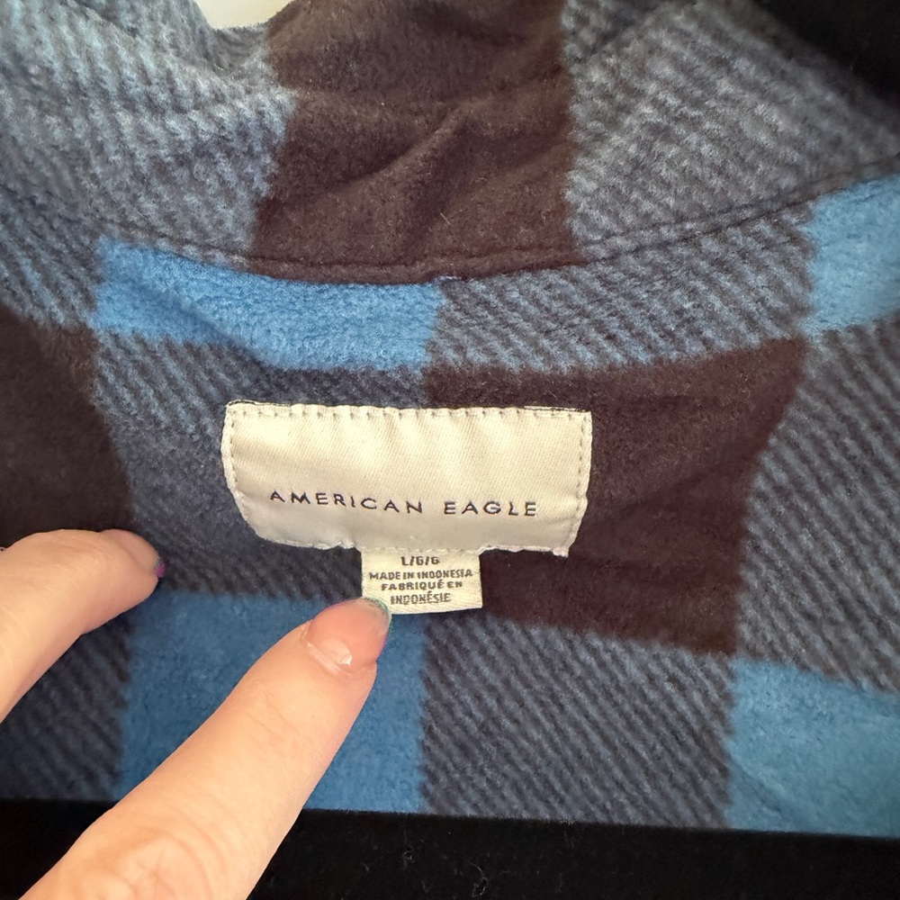 American Eagle Women’s Fleece Shacket - Picture 4 of 5